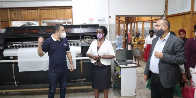 BUBU: Hon. Amelia Kyambadde visits Graphic Systems premises -Luzira