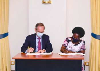 Government of Uganda and Total sign key oil pipeline agreement in Entebbe