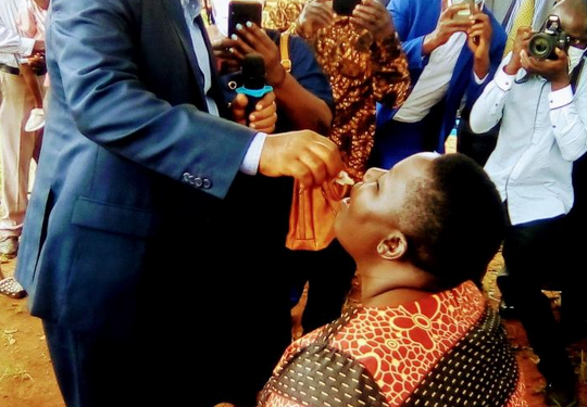 Busia starts cholera vaccination campaign. A door to door cholera vaccination campaign for 24 villages in Busia Municipality has started.