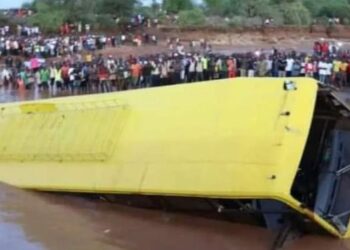 Bus plunges into river Enziu, 22 Catholic choir members confirmed dead (video) –Kenya. Grief and sorrow have engulfed people in Kenya.