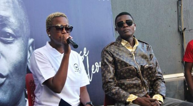 Singer Jose Chameleon fires his first female manager Bijou and rehires Mutima.