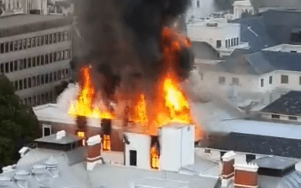Huge Fire guts South Africa Parliament. A major fire has broken out in the South African Parliament building in Cape Town.