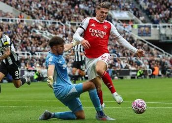 Arsenal Wins 2-1 at St James Park:Newcastle Fans Frustrated.