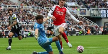 Arsenal Wins 2-1 at St James Park:Newcastle Fans Frustrated.