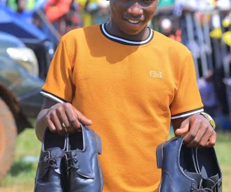 Okol of Pader District Sells “President Museveni Shoes” for His Campaigns
