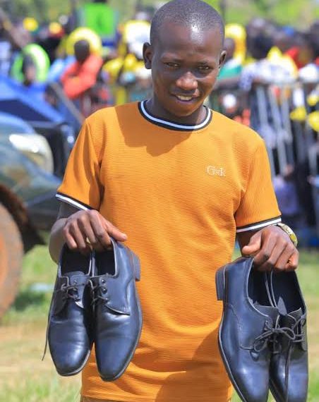 Okol of Pader District Sells “President Museveni Shoes” for His Campaigns
